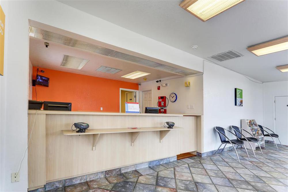 Motel 6-North Palm Springs, Ca - North Интерьер фото