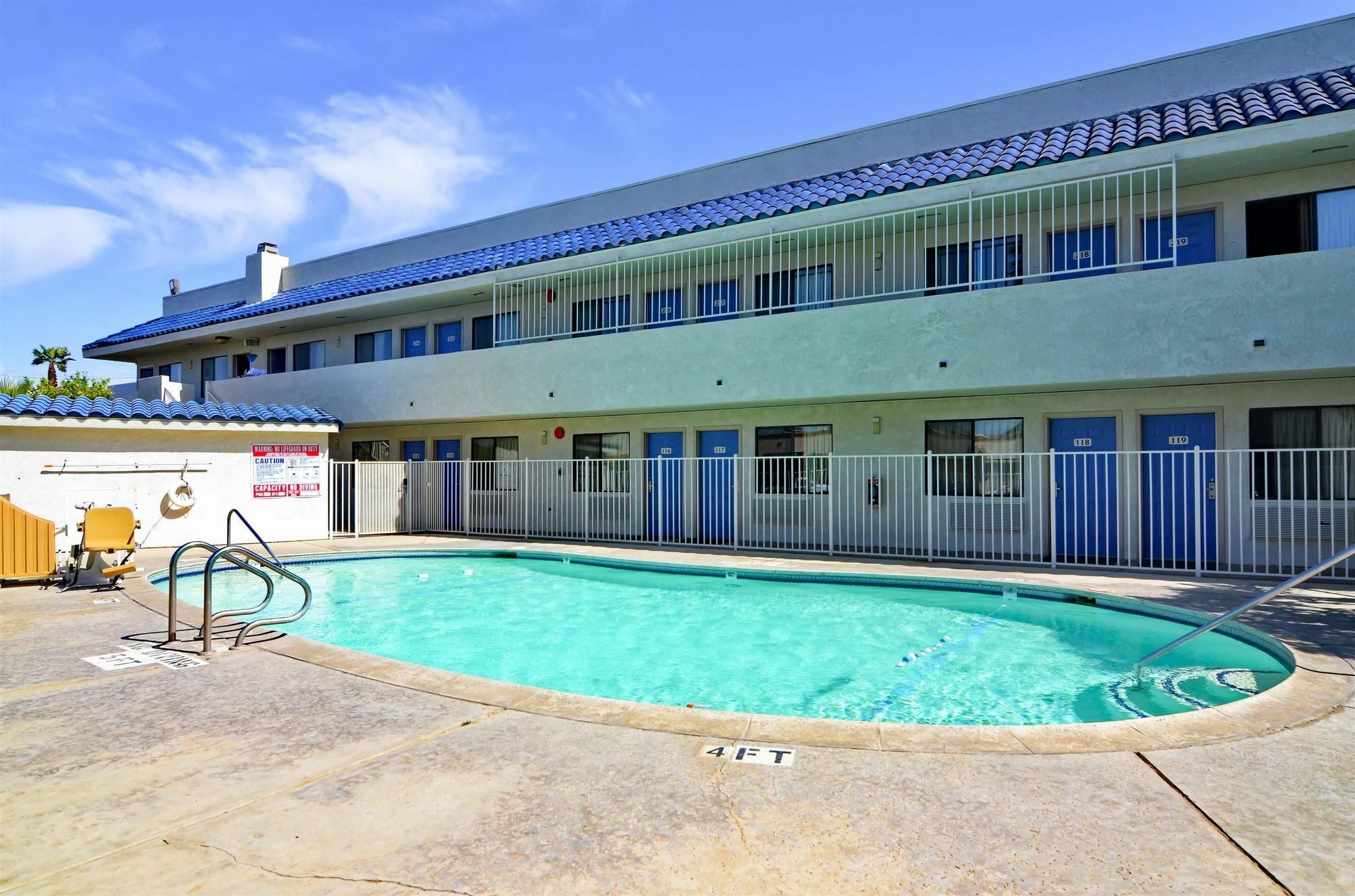 Motel 6-North Palm Springs, Ca - North Экстерьер фото