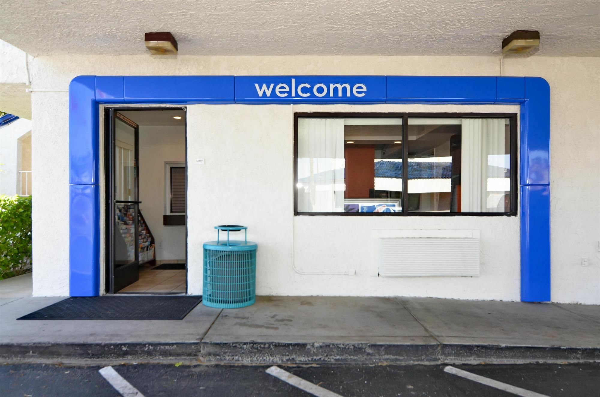 Motel 6-North Palm Springs, Ca - North Экстерьер фото