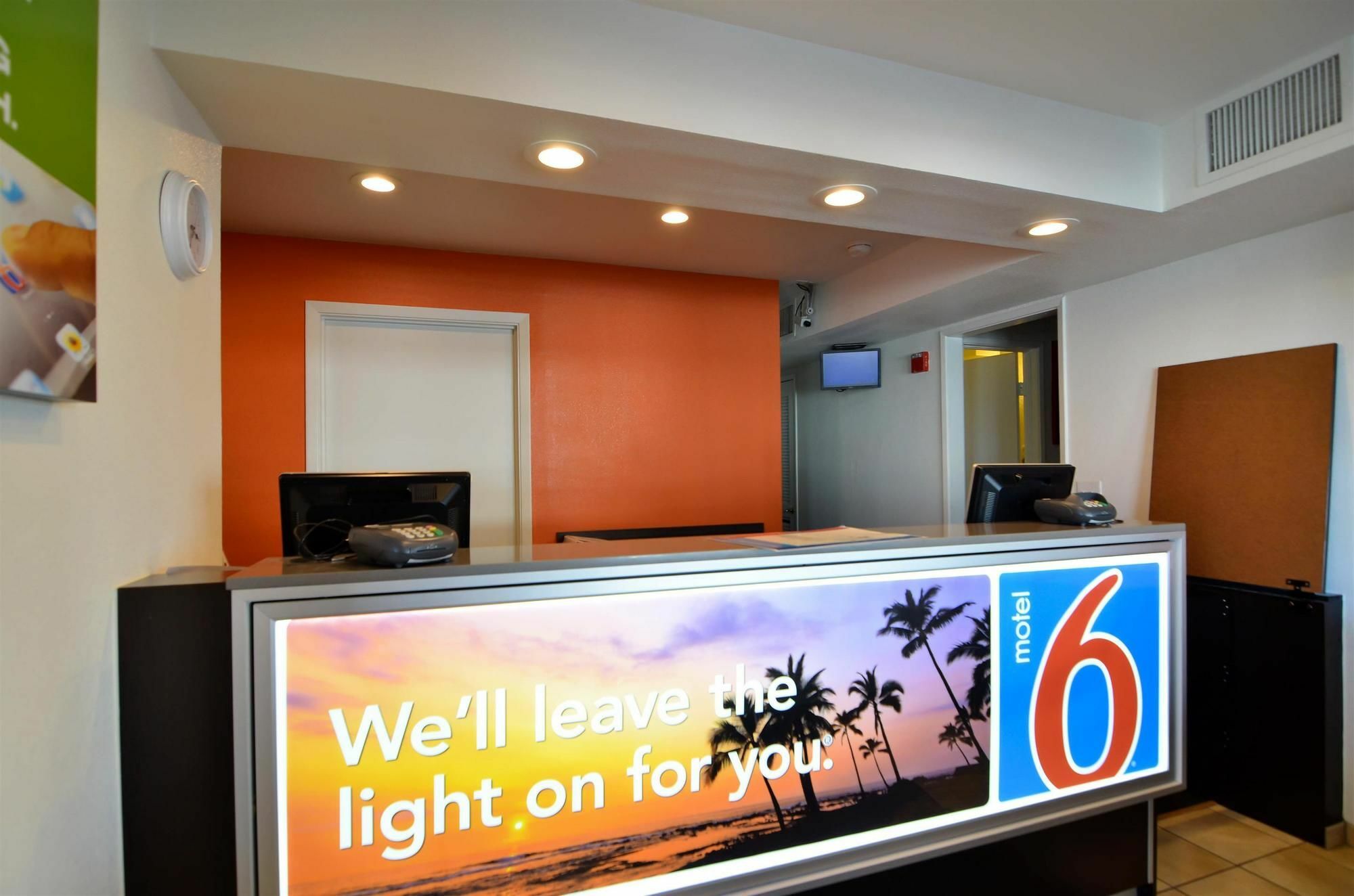 Motel 6-North Palm Springs, Ca - North Экстерьер фото